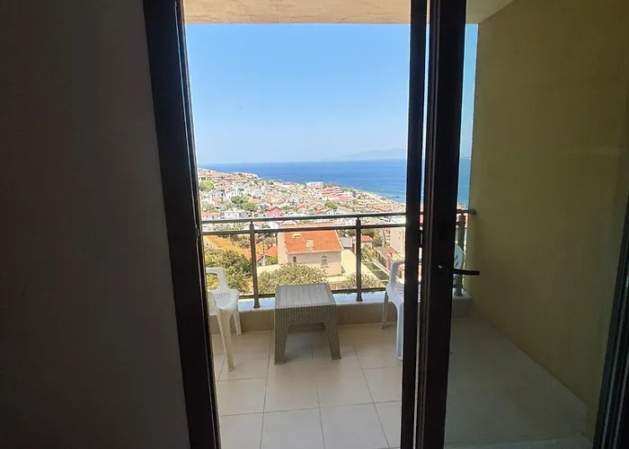 Yenifoca Case de vacanță