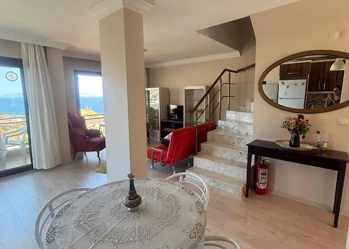 Yenifoca Case de vacanță